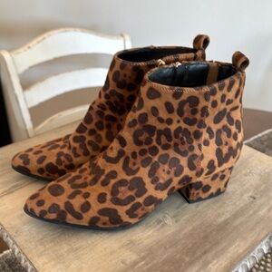 Booties cheetah velvet and so pretty sz 7